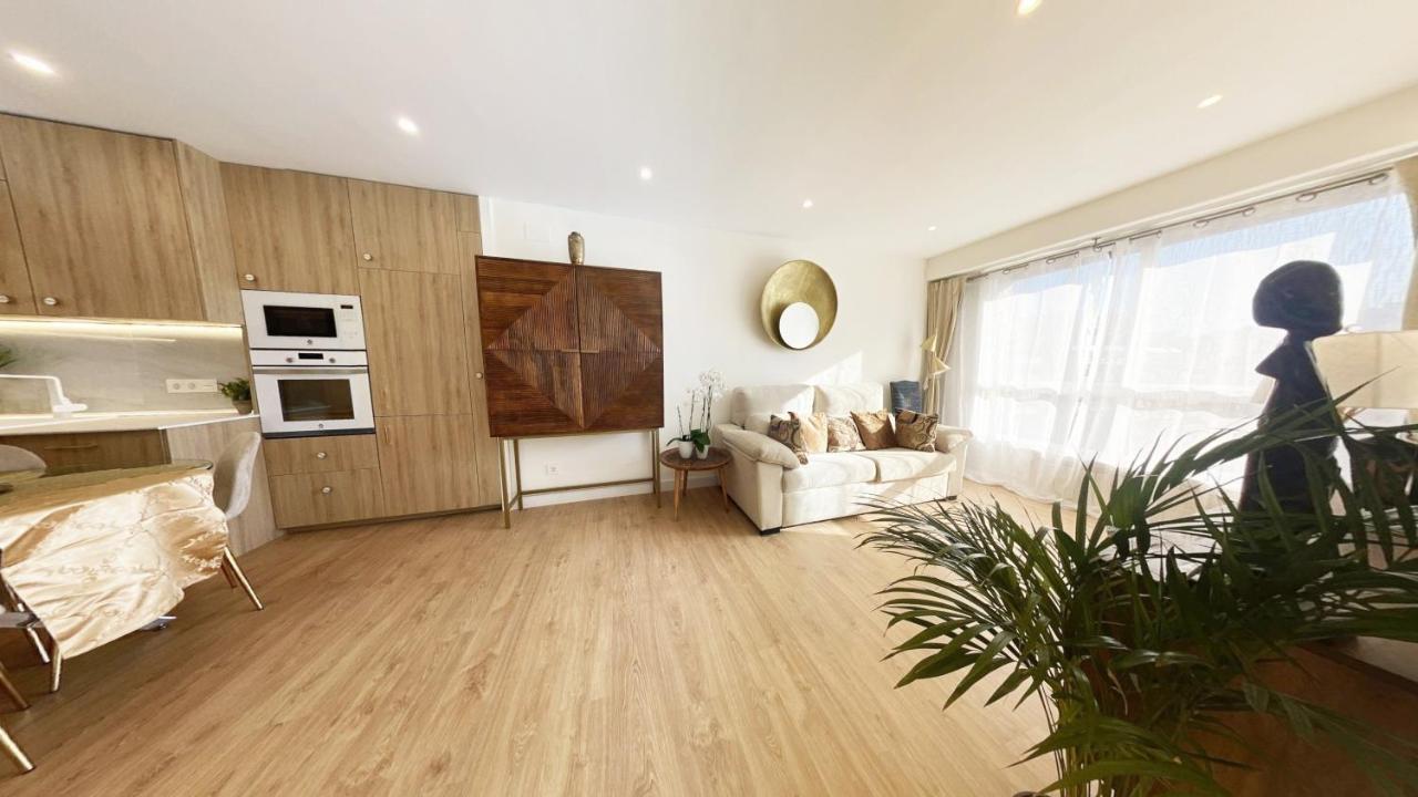 Miramar Luxurious Flat, 3 Double Rooms, Free Parking, Terrace, Completely New Сан-Себастьян Экстерьер фото