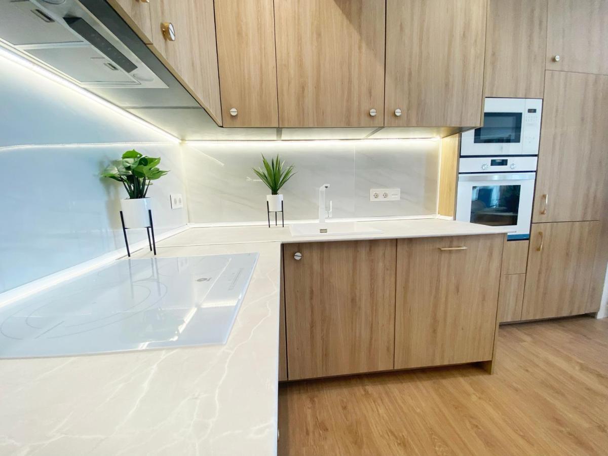 Miramar Luxurious Flat, 3 Double Rooms, Free Parking, Terrace, Completely New Сан-Себастьян Экстерьер фото