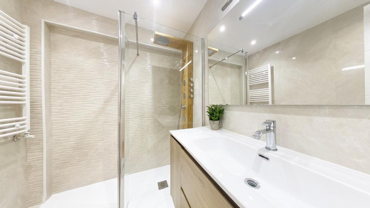 Miramar Luxurious Flat, 3 Double Rooms, Free Parking, Terrace, Completely New Сан-Себастьян Экстерьер фото